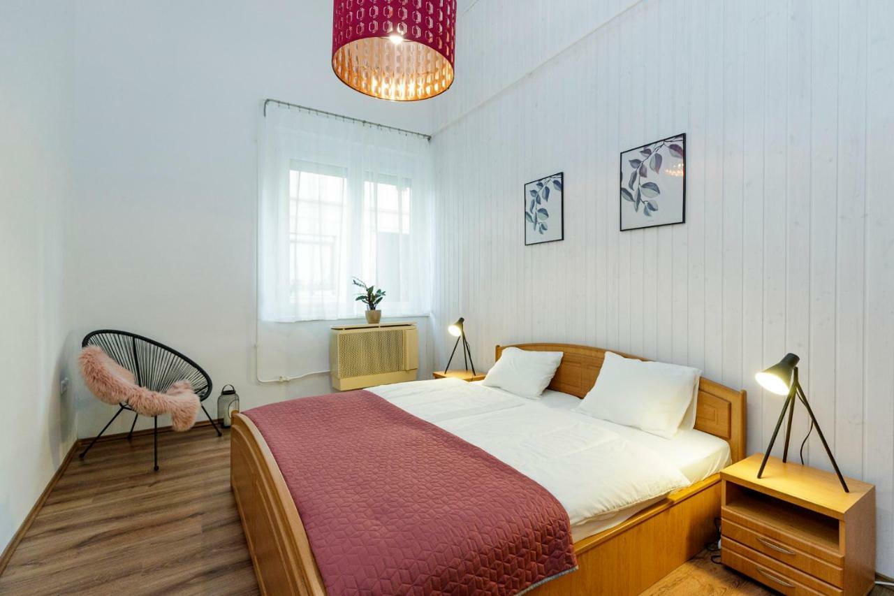 Sophie Apartman Eger Extérieur photo